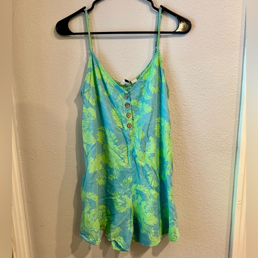 Roxy Patterned Romper With Pockets - image 1